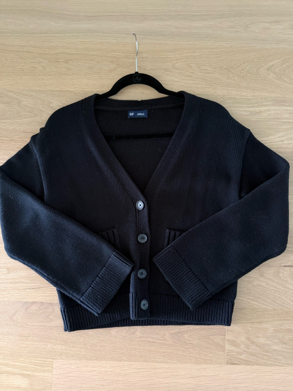 GAP Black V-Neck Button-Up Pocket Cardigan XSP